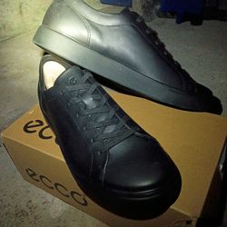 ecco tennis shoes