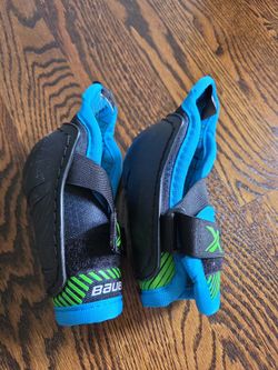 Hockey elbow pads
