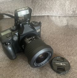 Minolta Maxxum 70 35mm Film Camera 