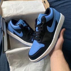 Jordan 1 Low Black University Blue Size 7m/8.5W