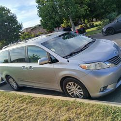 2012 Toyota Sienna