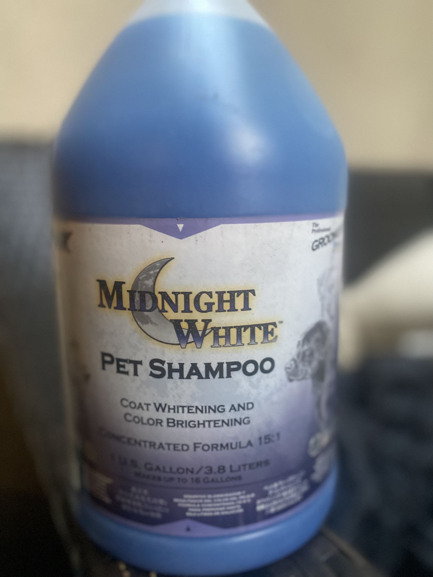 Coat Brightening And Color Whitening Dog Shampoo ONE GALLON Bottle