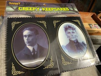 Spirit Halloween Creepy Keepsakes Lenticular Portraits