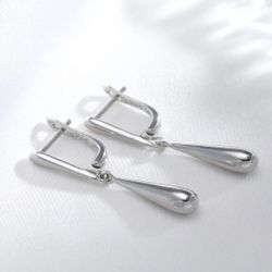 E168- Beautiful Glossy Water Drop Earrings!