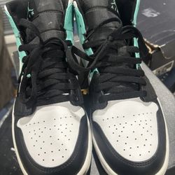 Men’s Jordan 1 Mid Size 10.5