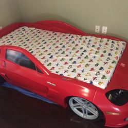 Step 2 Corvette Convertible Toddler Twin Bed With Ligths 