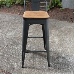 4 Bar Stools