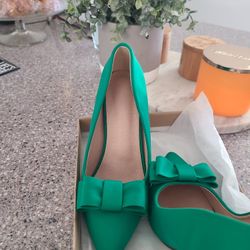 Green Holiday Women's Green Chunky Heel High Heels With Bow, Comfortable, Elegant, Simple size 37 Size 6 1/2 Or 7