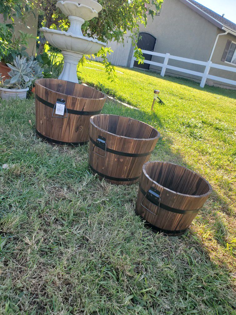 Brand New Apple Barrels Trio Planters