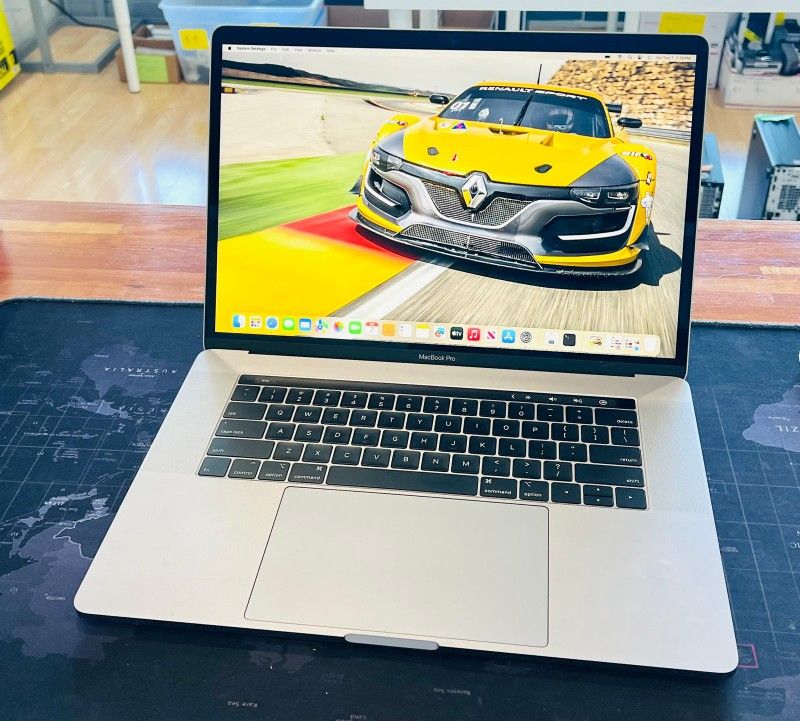 Apple MacBook Pro 15” 2019 Core i9 32GB RAM 500GB Radeon Pro