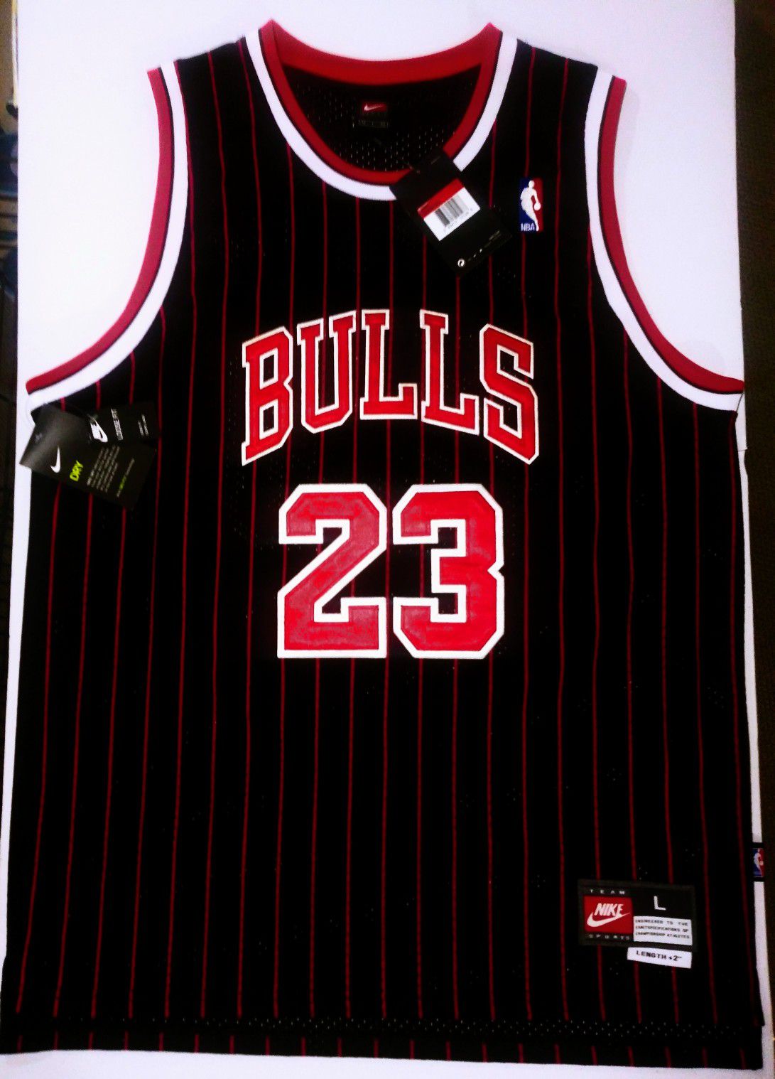 New Authentic Nike Jordan #23 Bulls Pin Striped Swingman Embroidered, Stiched Jersey, Size L-50
