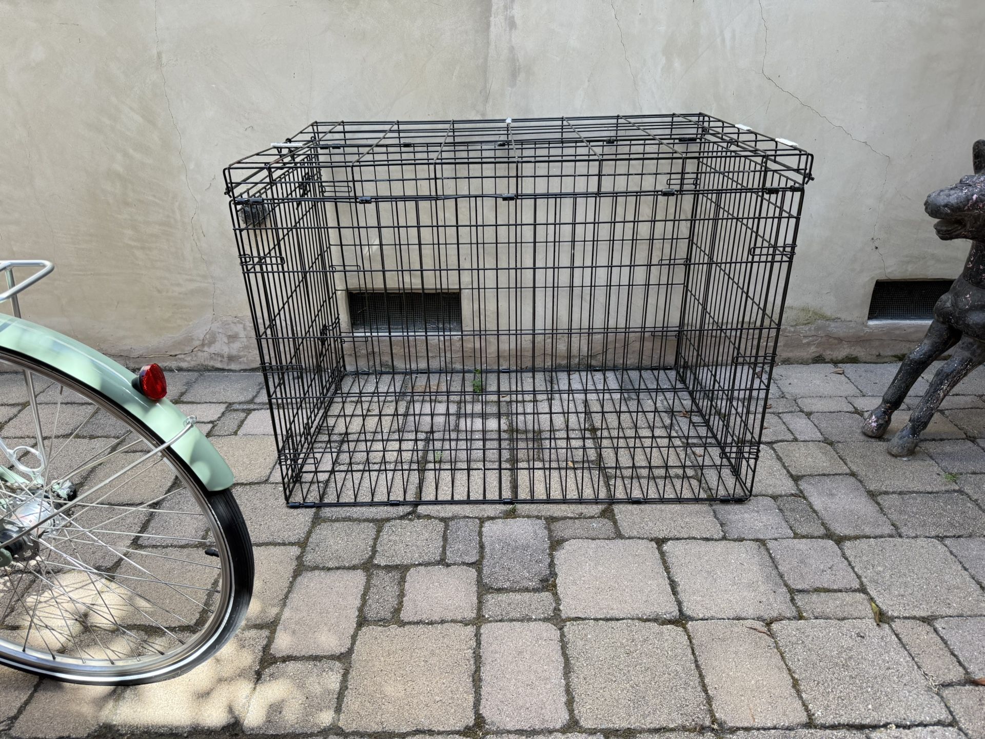 DOG CRATE