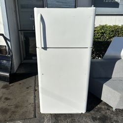 Good working refrigerator $50