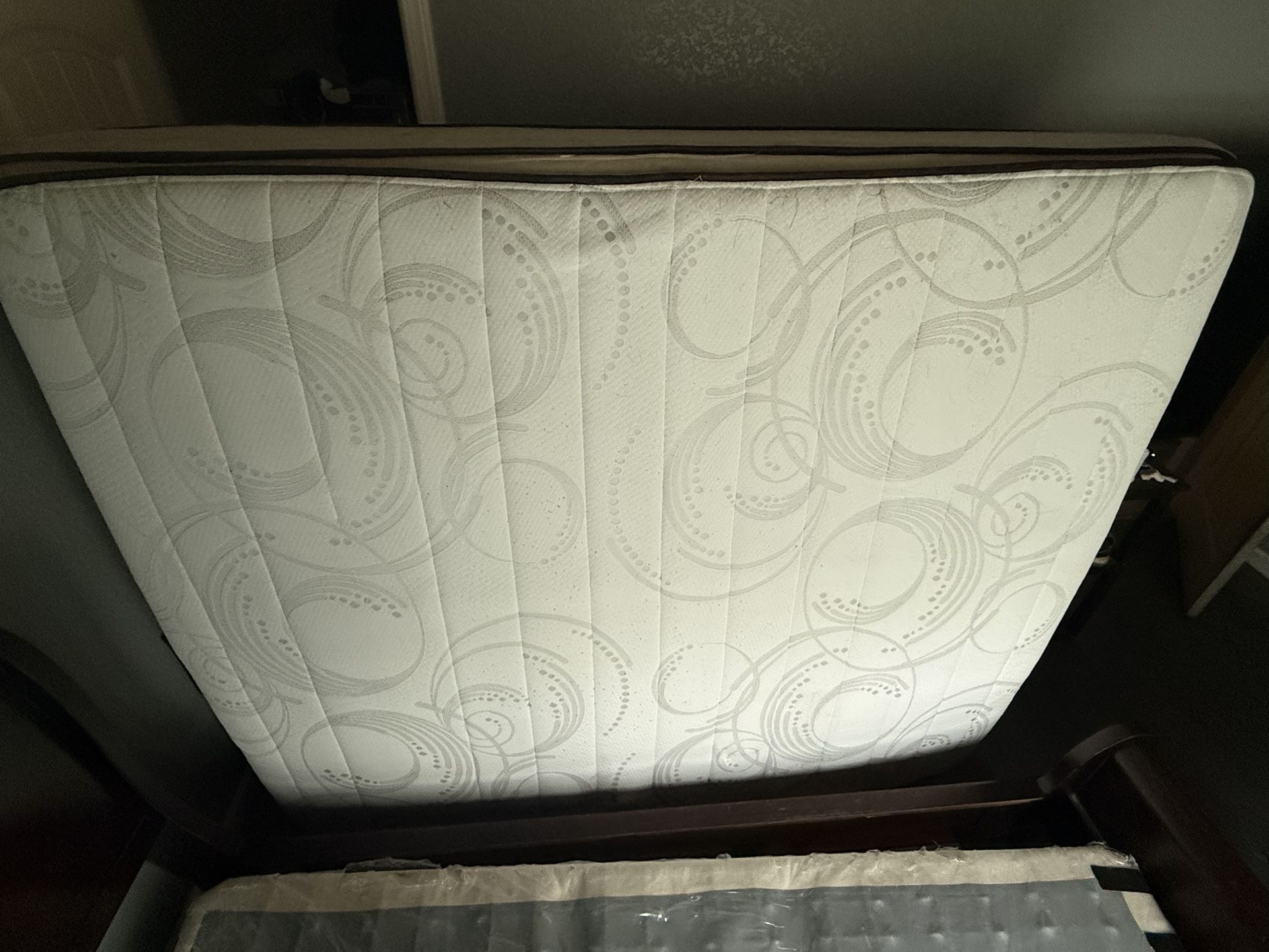 California King Mattress W Box Springs