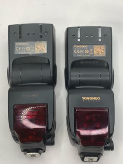 Yongnuo YN685 Speedlite Flash Pair