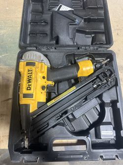 Dewalt 15 Gauge Nailer