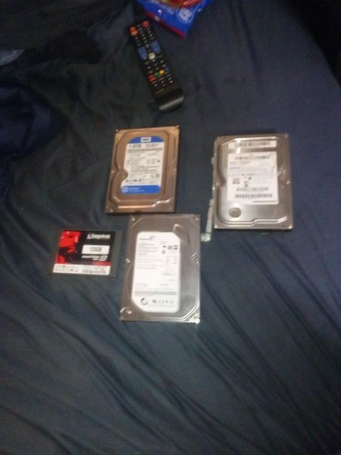 4 Hardrives. 1 Solid State And 3 SATA S
