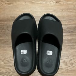 Adidas Yeezy Dark Onyx Slides 
