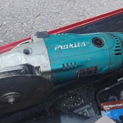 Makita Grinder 7in