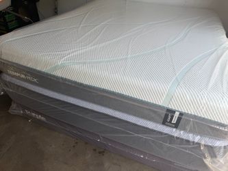California King Tempurpedic Adapt Medium Mattress 