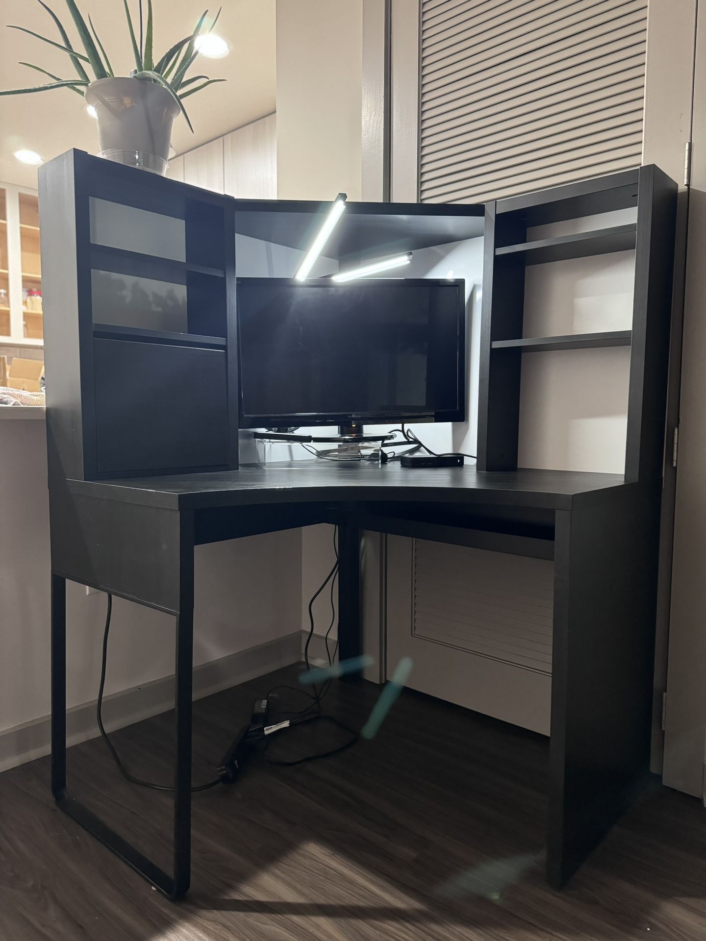 Computer Desk With Storage Shelves 