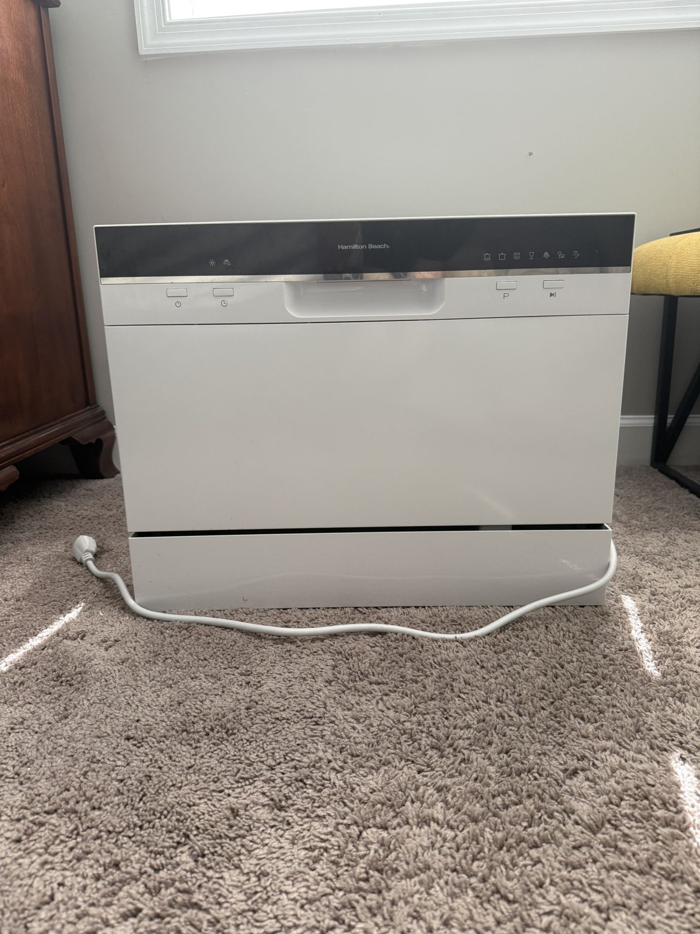 Countertop dishwasher