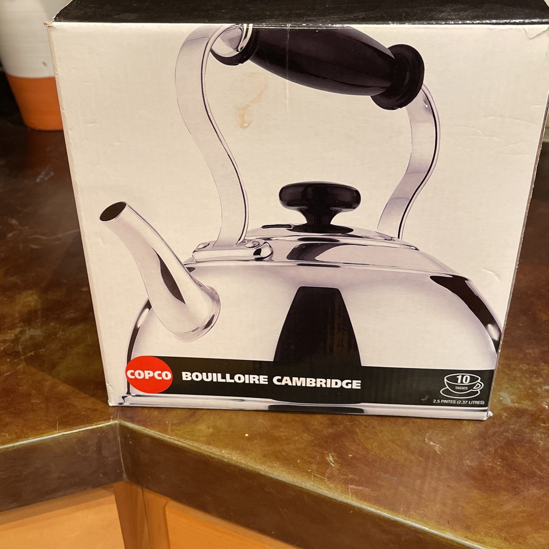 NEW - Kettle 2.5qts Stainless Steel