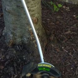 John Deere trimmer