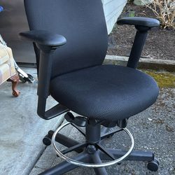 Fully Adjustable High-End OFFICE CHAIR, Black Fabric, Swivel Seat, Great Condition! $30 bucks!