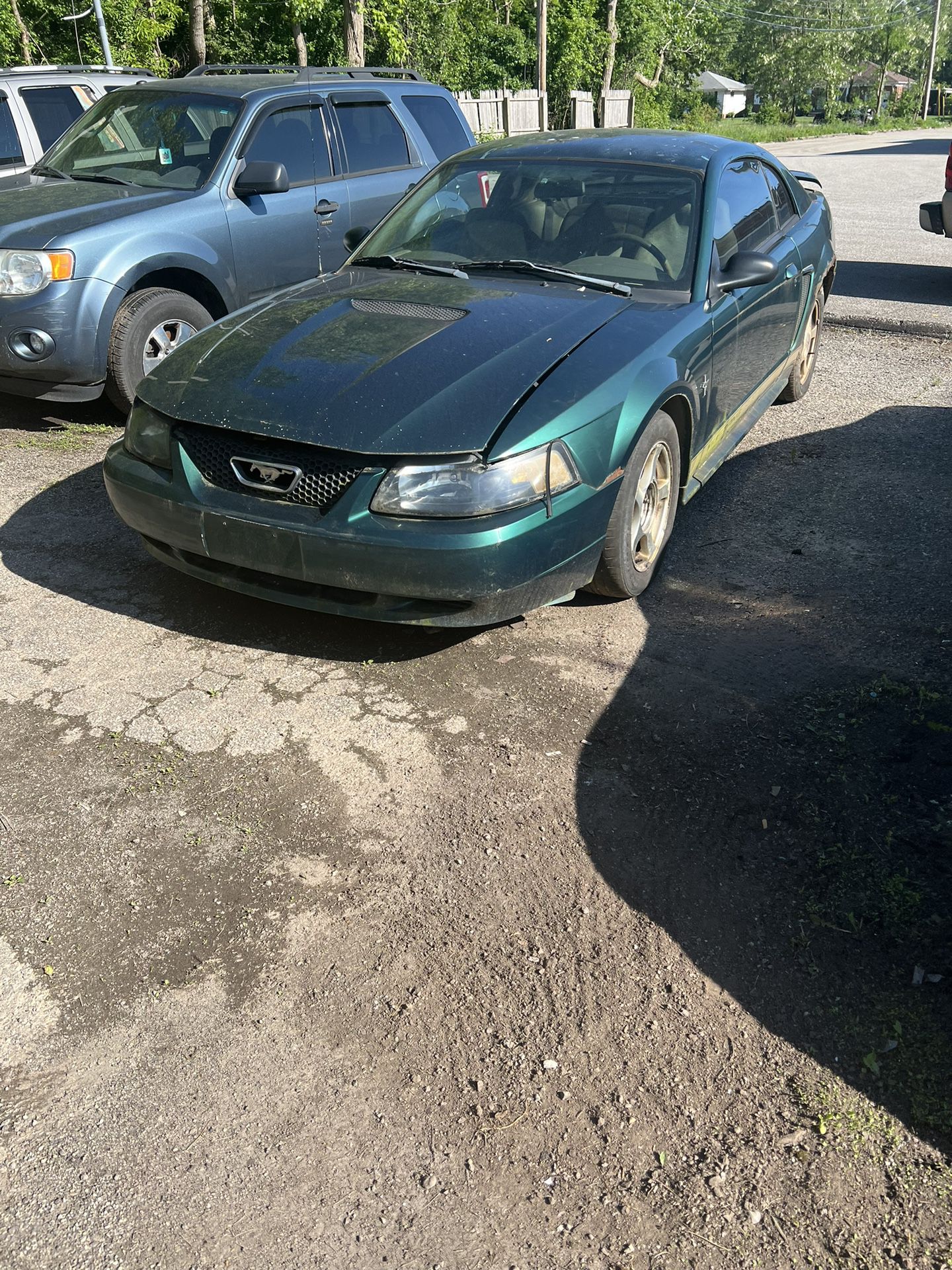 2002 ford Mustang For parts 