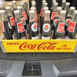Vintage Coca Cola Crate With 1983 Big 10 24 Full Bottles