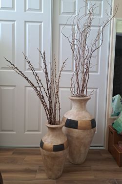 Set of ceramic floor vases