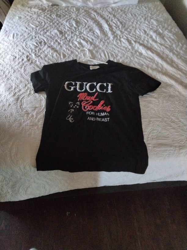 Guccie Shirt Size Medium 