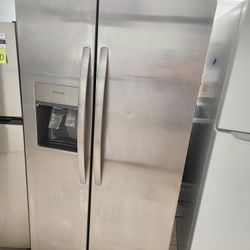 Frigidaire Refrigerator 