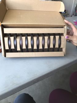 Cabinet door handles