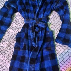 Kids Blue Bufalo Plaid Robe L (10-12) Used Like New.