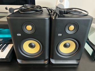 KRK Rokit 5 G4 Monitors + Stands (Like New)
