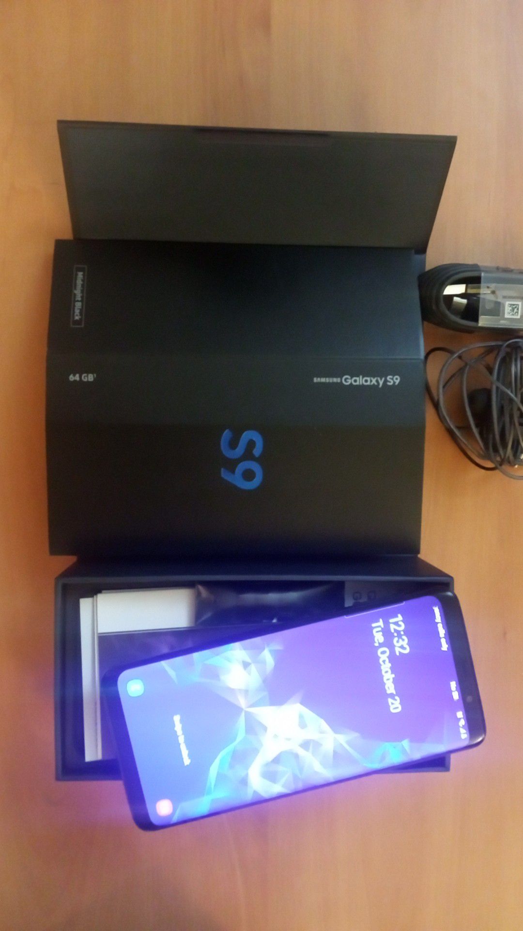 Samsung Galaxy 9 with box