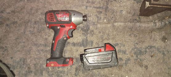 Milwaukee impact driver with one battery