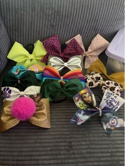 Girl bows big
