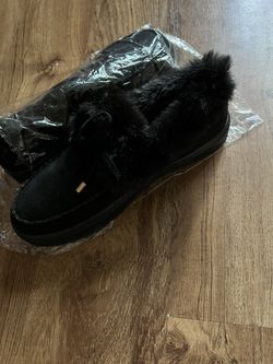Brand New Warm Comfy Shoes Size 9
