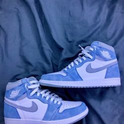 Nike Jordan 1 Hyper Royal