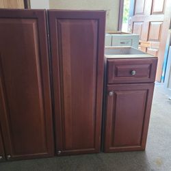 Upper Cabinet Set
