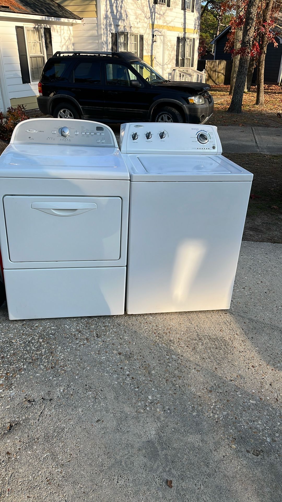 Washer And Dryer Set Both Whirlpool Extra Large Capacity