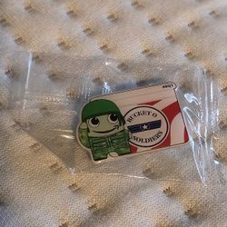 Green Army Amazon Peccy Pin