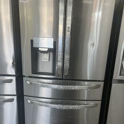 Final Sale / Large Capacity Refrigerator Was$4299 Now$1399  Never Used 