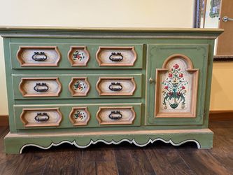 Bedroom furniture, 6 pieces includes Matching headboard & mirror