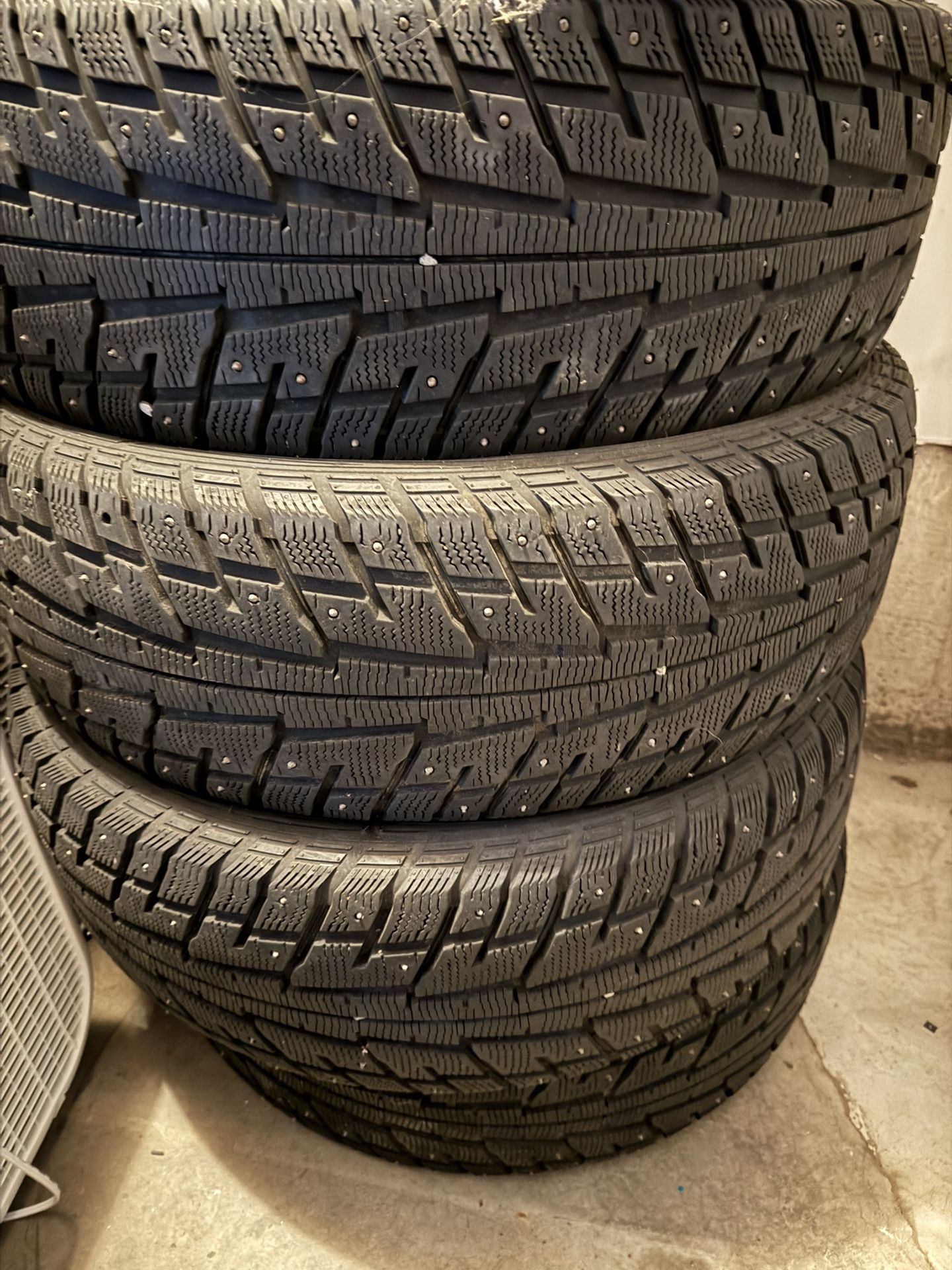 Federal Himalaya SUV Studded Tires