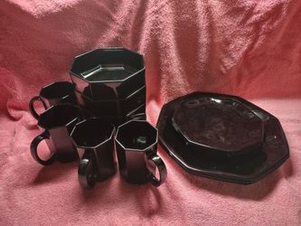 Arcopal Vintage France 16 Pc. Glass Dinnerware