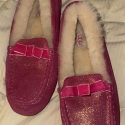 Great Ugg Flippers Pink Color Brand New Without Box Paid $140